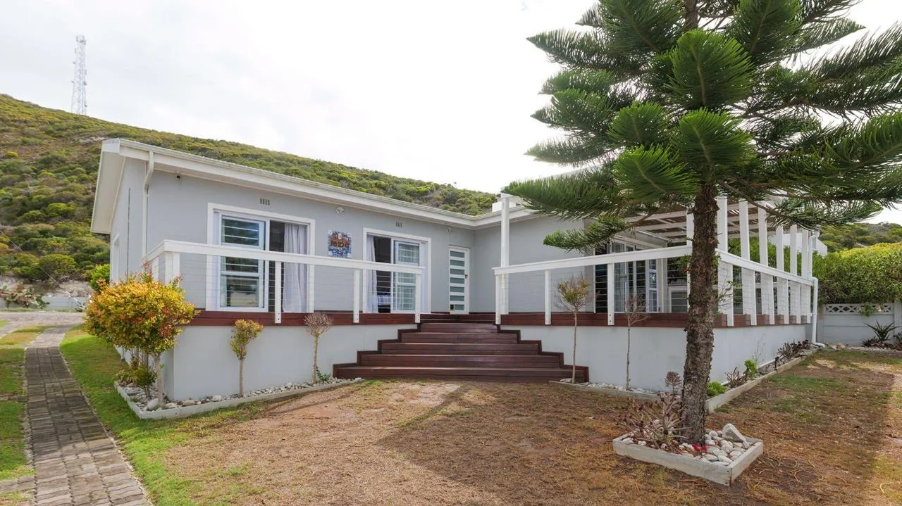4 Bedroom House for sale in Agulhas