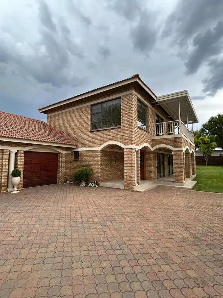 3 Bedroom House for sale in Vryburg