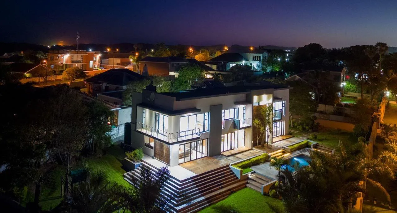 5 Bedroom House to rent in Nahoon Beach