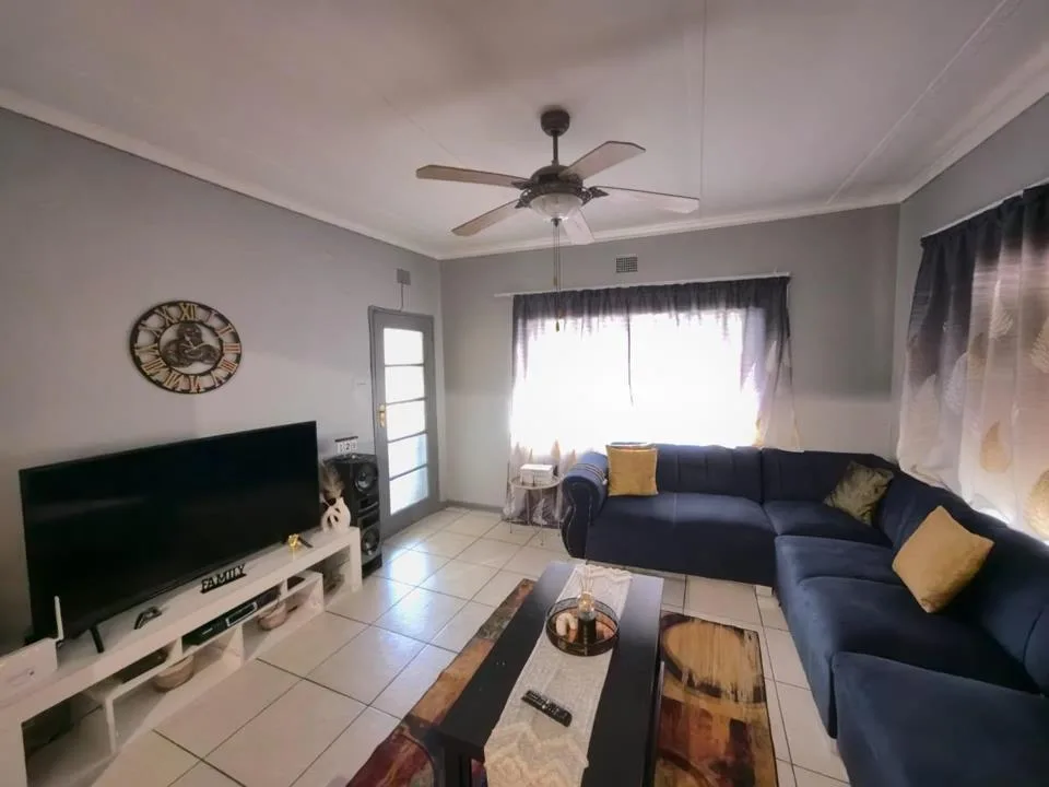 4 Bedroom House for sale in Beaconsfield