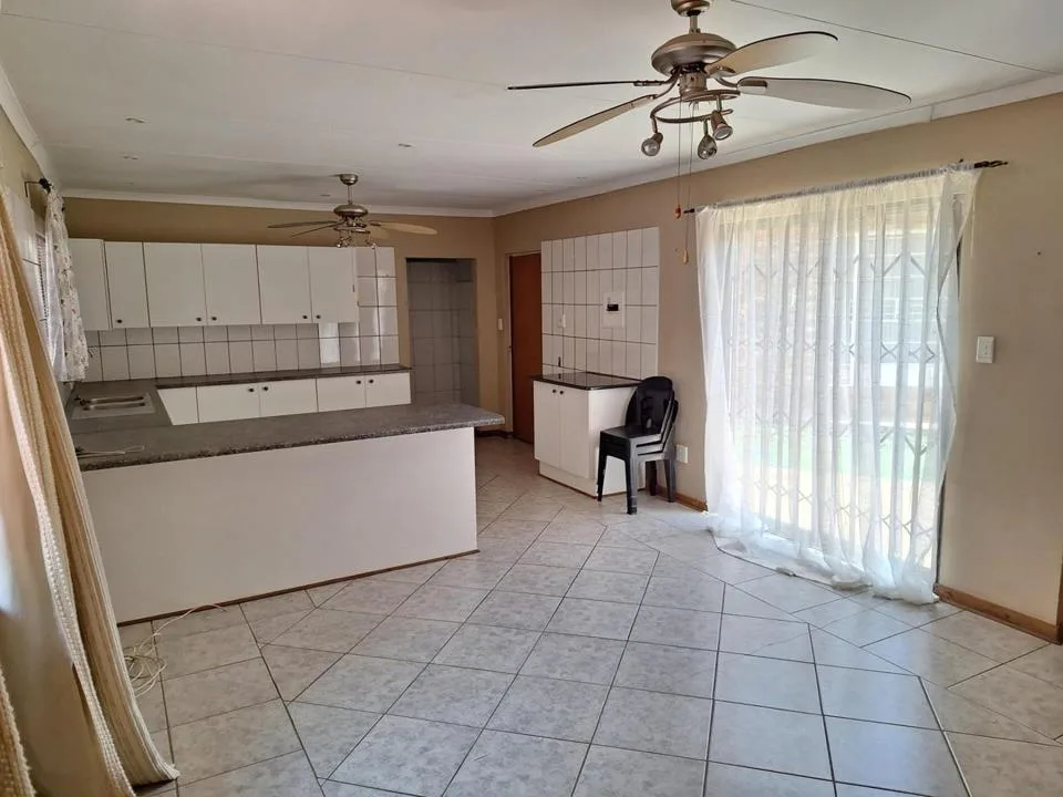 2 Bedroom Apartment / flat to rent in Geelhoutpark