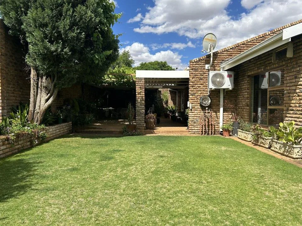 3 Bedroom House for sale in Kannoniers Park