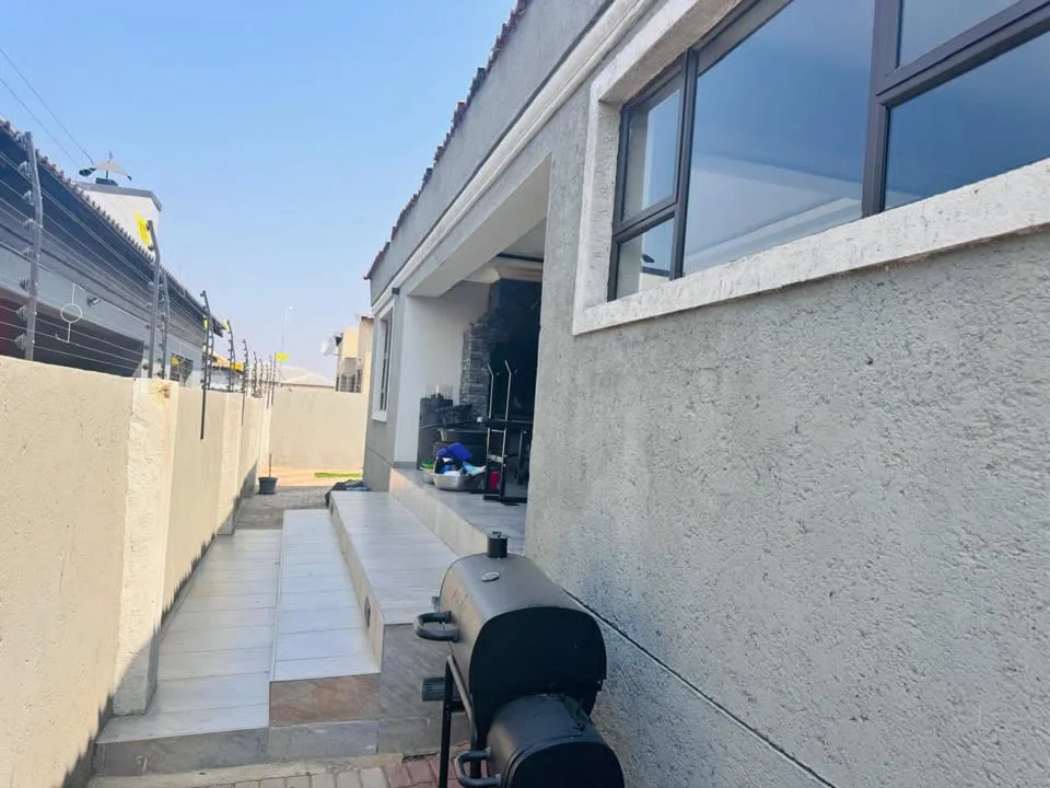 3 Bedroom House to rent in Mahlasedi Park