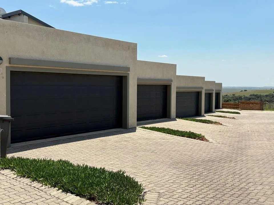 3 Bedroom Townhouse for sale in Ben Fleur