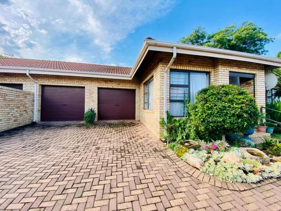 3 Bedroom Townhouse for sale in Sunnyridge