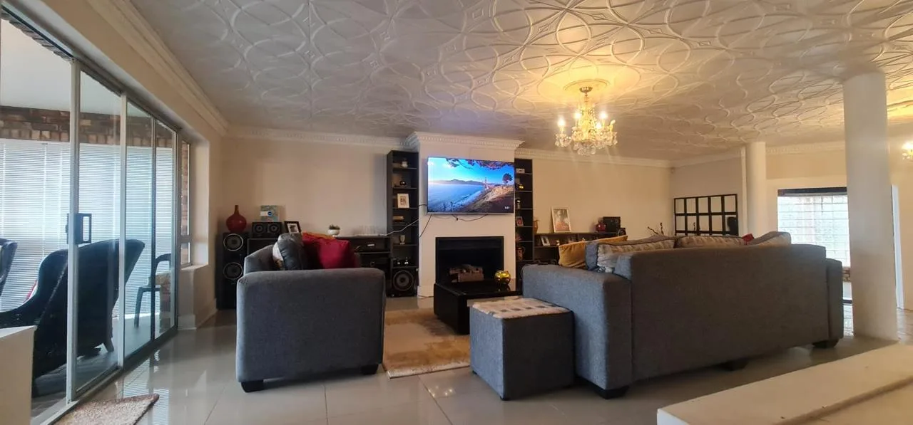 4 Bedroom House for sale in Bluewater Bay
