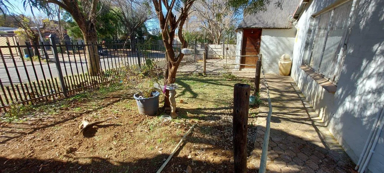 11 Bedroom House for sale in Brandwag