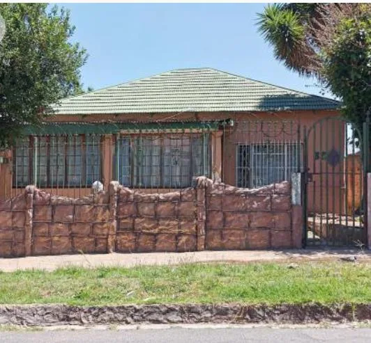 3 Bedroom House for sale in Rosettenville