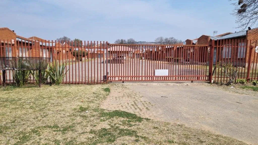 2 Bedroom Townhouse for sale in Ladybrand