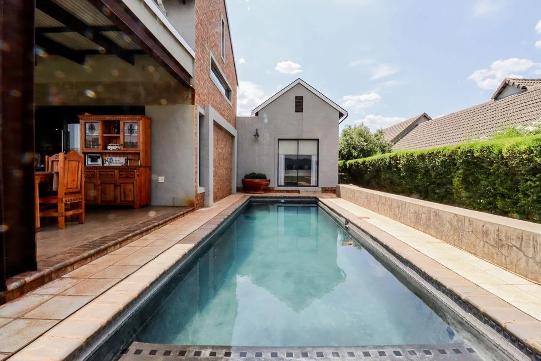 4 Bedroom House for sale in The Coves