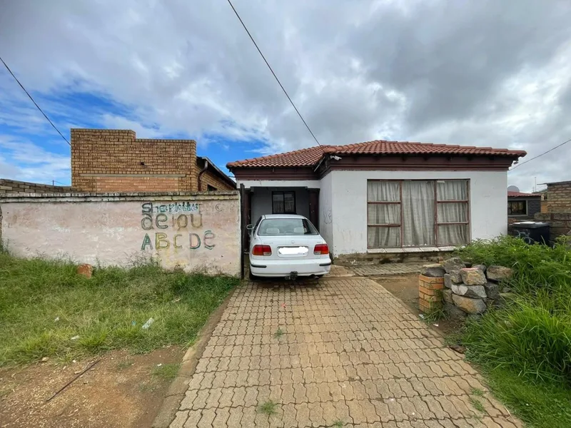 3 Bedroom House in Lotus Gardens