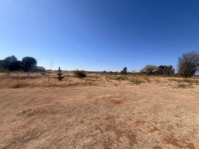 2 Bedroom House in Bloemfontein Central