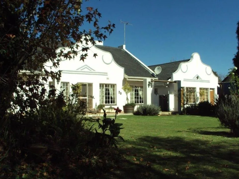 14 Bedroom House for sale in Delmas