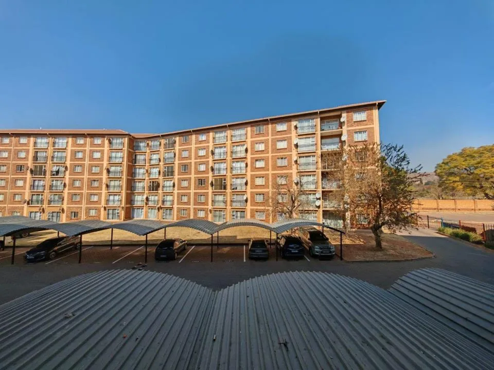2 Bedroom Apartment / flat for sale in Karenpark