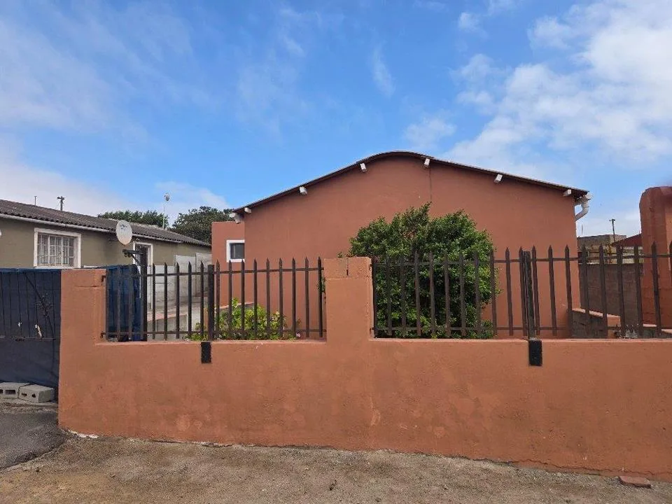 3 Bedroom House for sale in Louwville