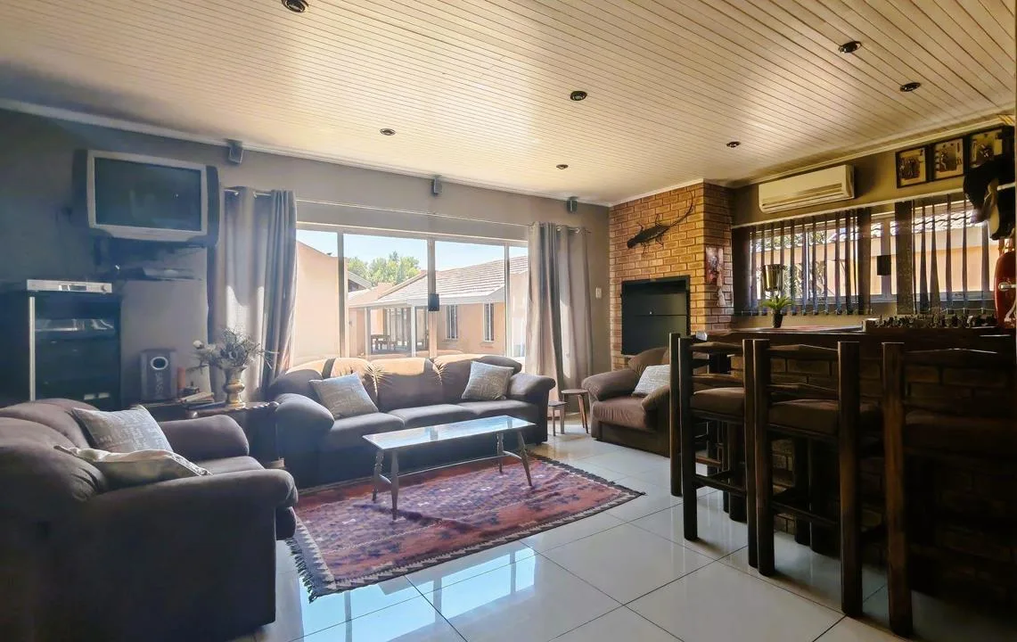 3 Bedroom House for sale in Riverside Beach Club