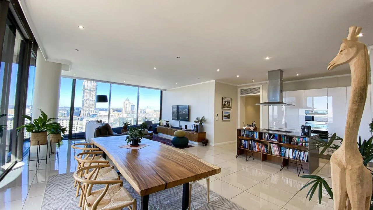 3 Bedroom Apartment / flat for sale in Morningside