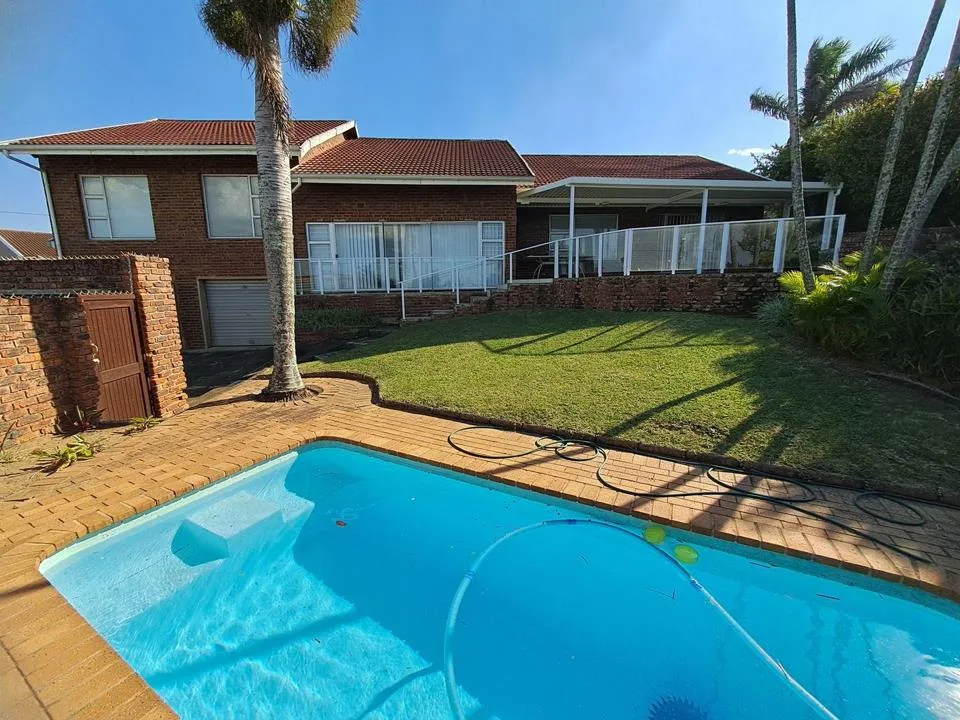 4 Bedroom House for sale in Manaba Beach