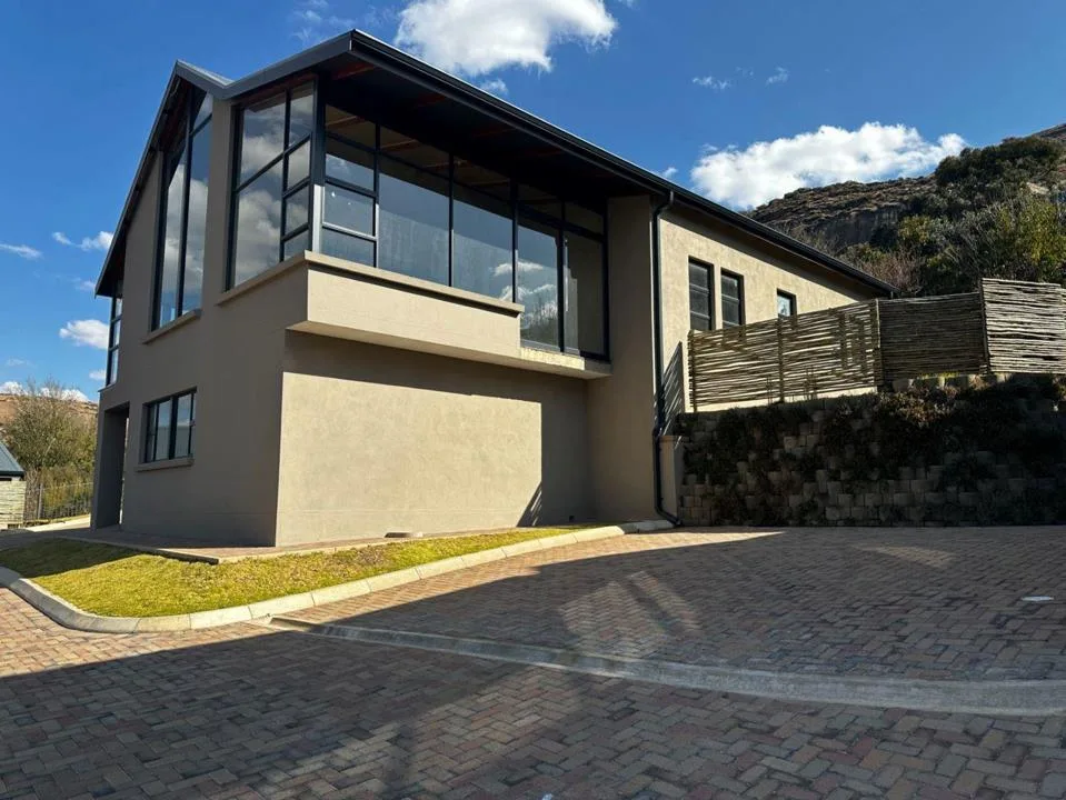 3 Bedroom Townhouse for sale in Clarens