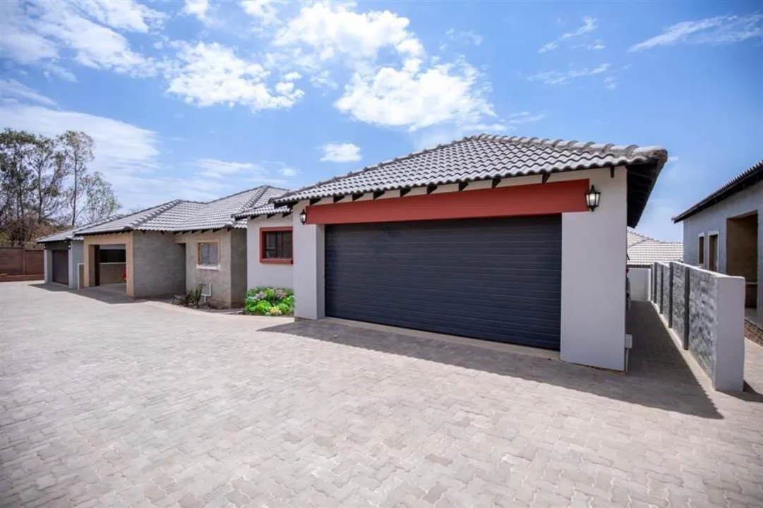 3 Bedroom Townhouse to rent in Heatherview