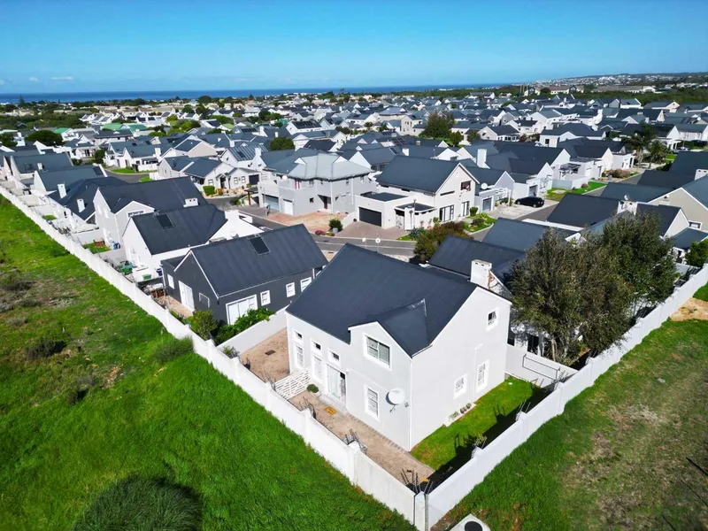 3 Bedroom House in Sandbaai
