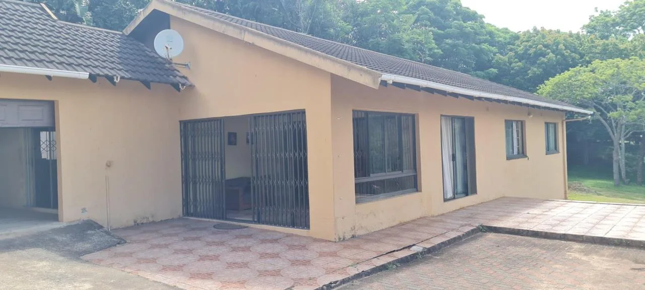 3 Bedroom House for sale in Leisure Bay