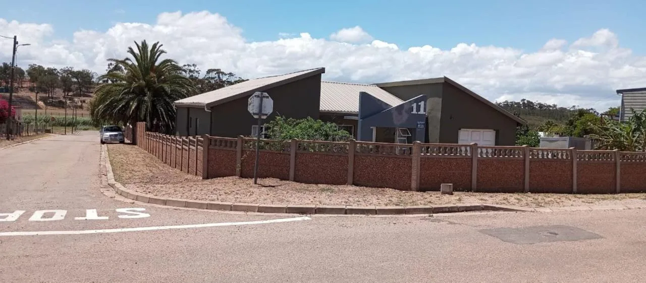 3 Bedroom House for sale in Albertinia