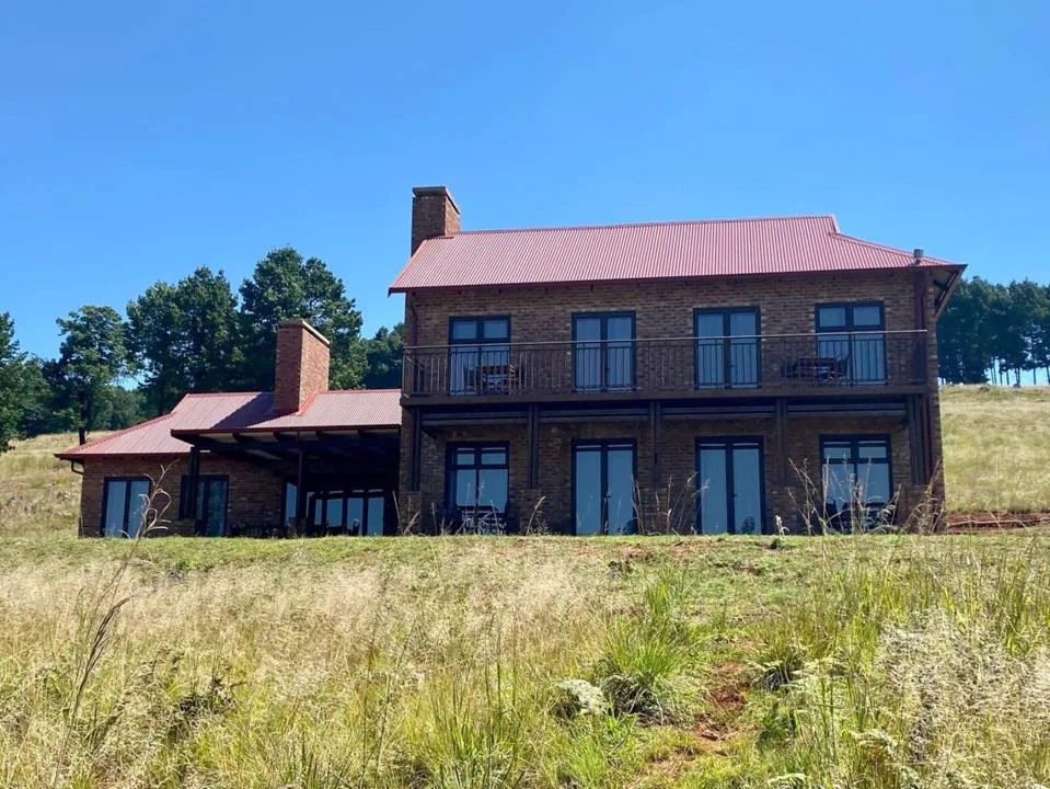 4 Bedroom House for sale in Dullstroom