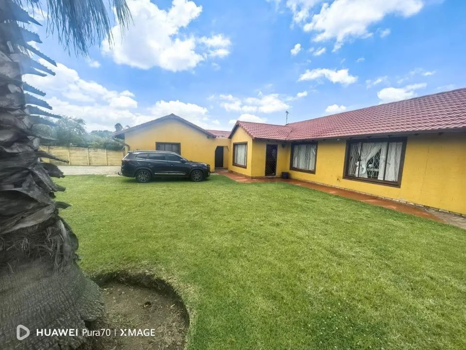 3 Bedroom House for sale in Kempton Park AH