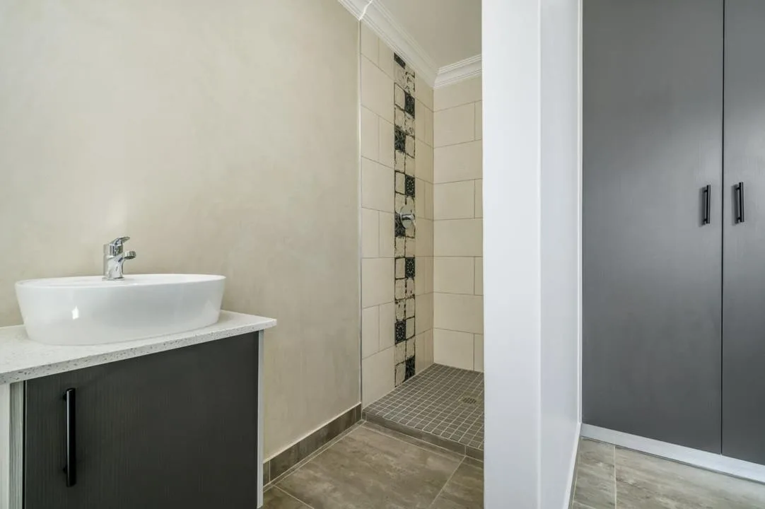 2 Bedroom House for sale in Rowallan Park