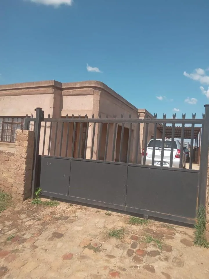 3 Bedroom House for sale in Soshanguve XX