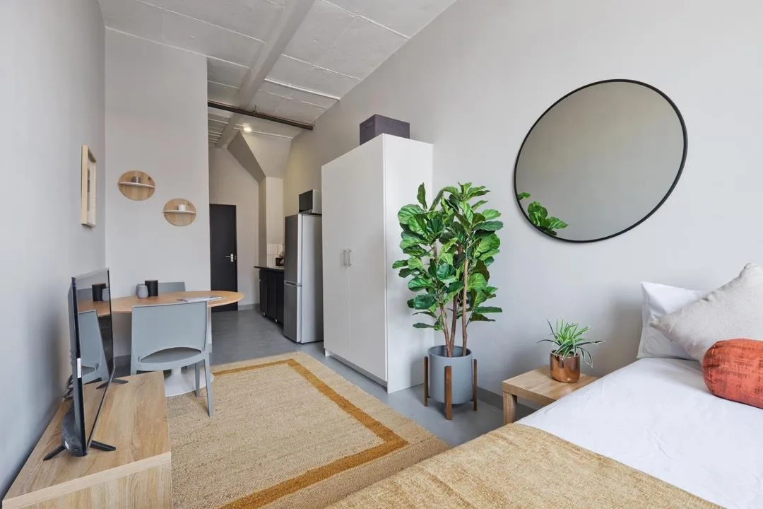 0.5 Bedroom Apartment / flat to rent in Johannesburg Central