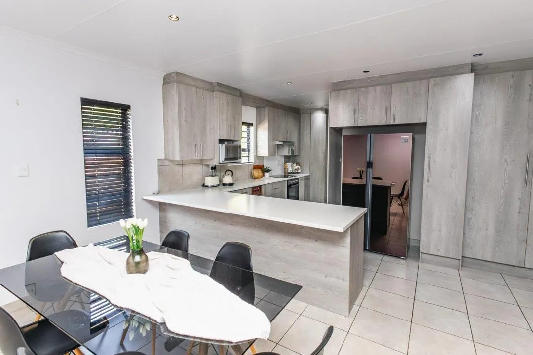 3 Bedroom House for sale in Universitas