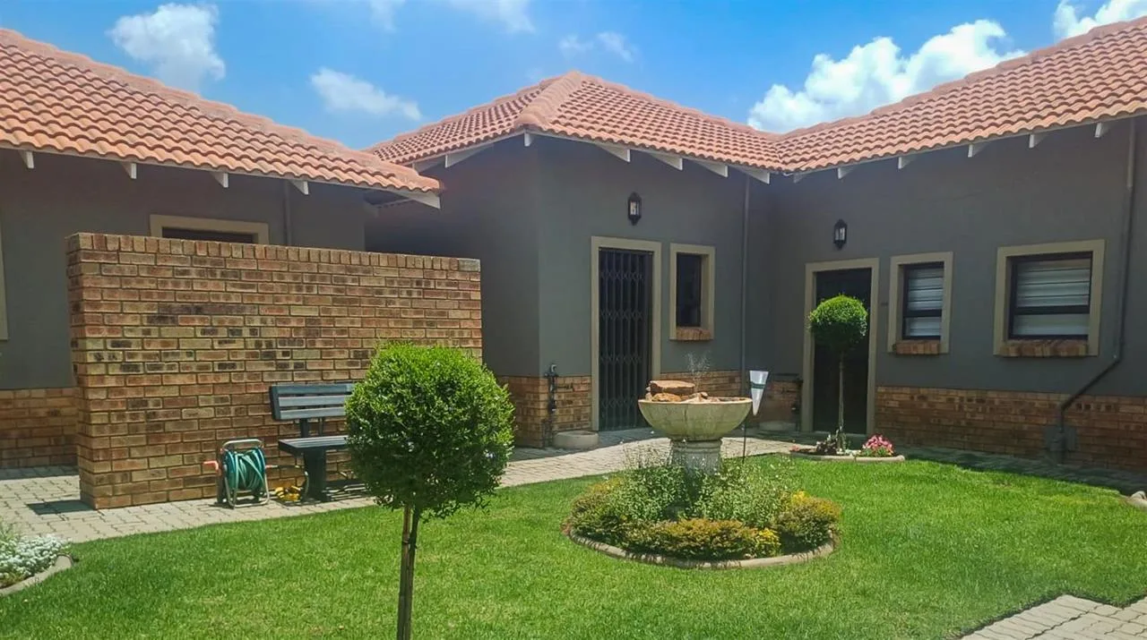 1 Bedroom Townhouse for sale in Jordaan Park