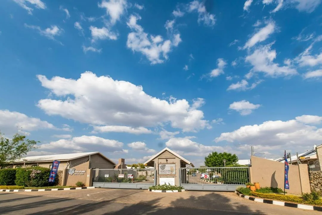 2 Bedroom Townhouse for sale in Wilkoppies