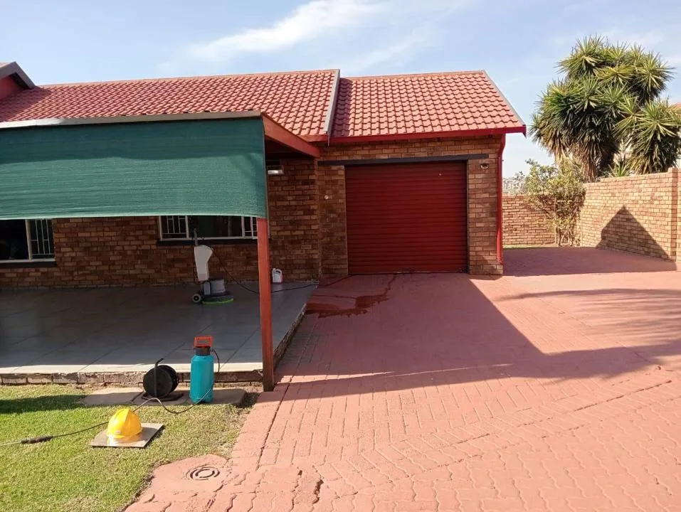 2 Bedroom House to rent in Reyno Ridge
