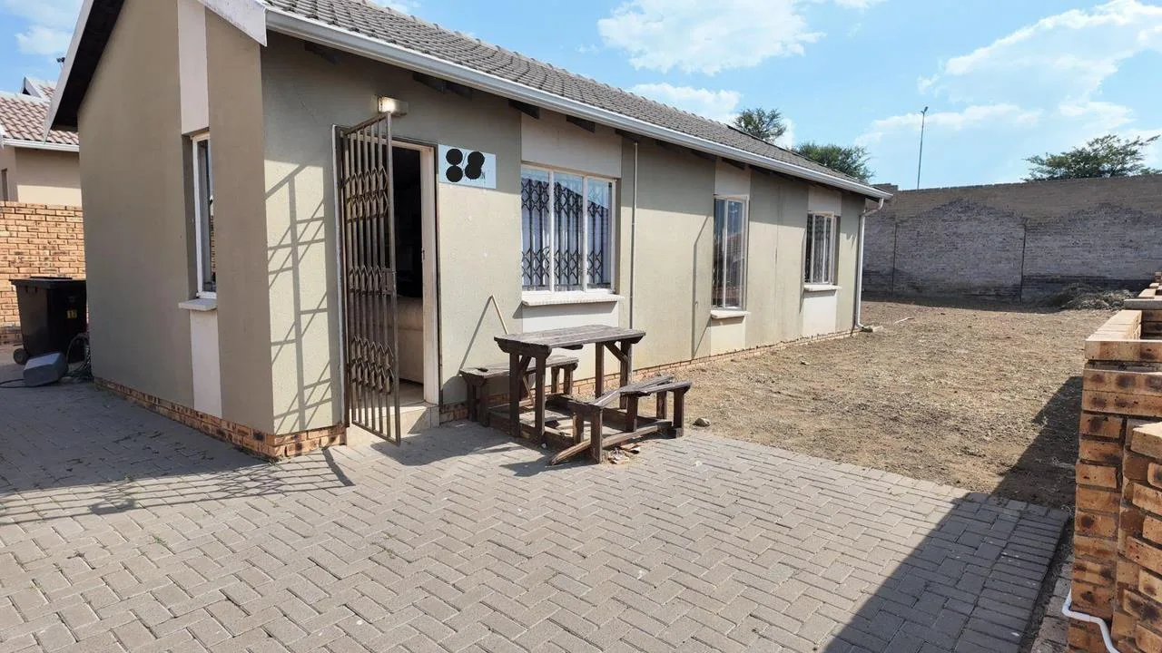 3 Bedroom House for sale in Cosmo City