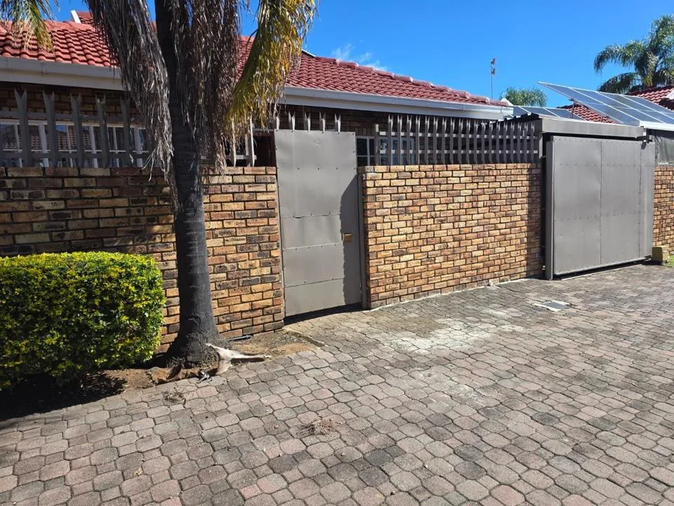 4 Bedroom Townhouse to rent in Bo-dorp
