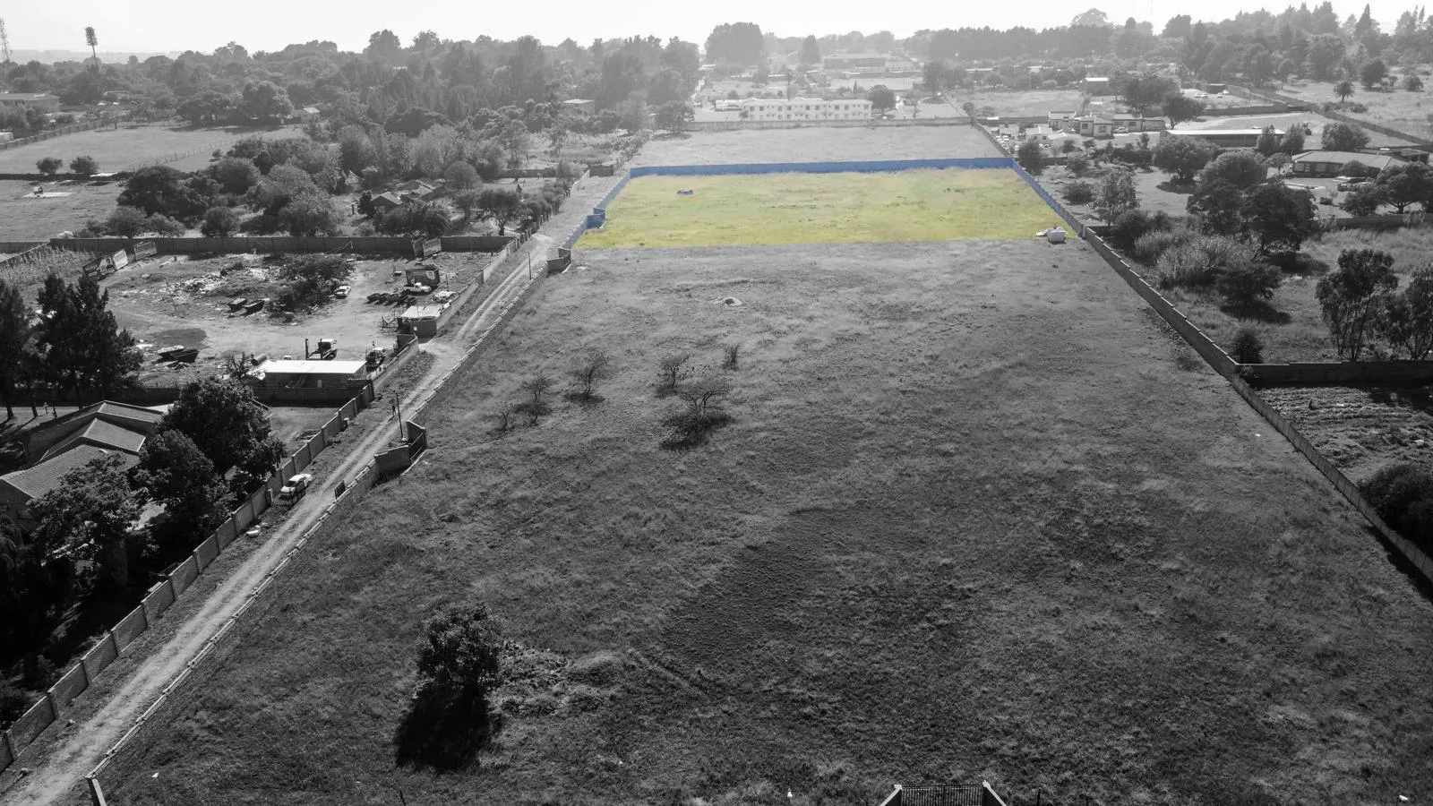 8 500 m² Land available in President Park