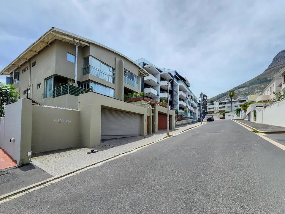 4 Bedroom Apartment / flat for sale in Bantry Bay