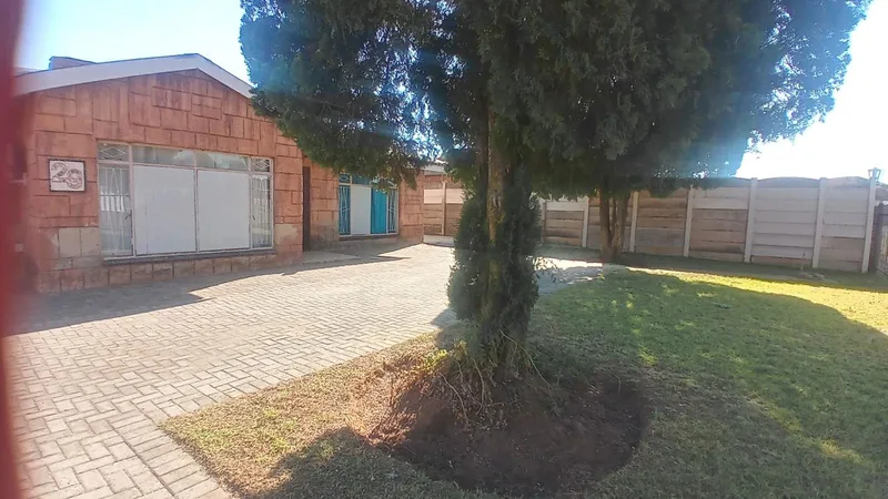 3 Bedroom House in Three Rivers North