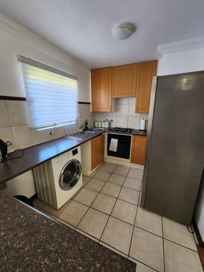 2 Bedroom Cluster in Die Hoewes