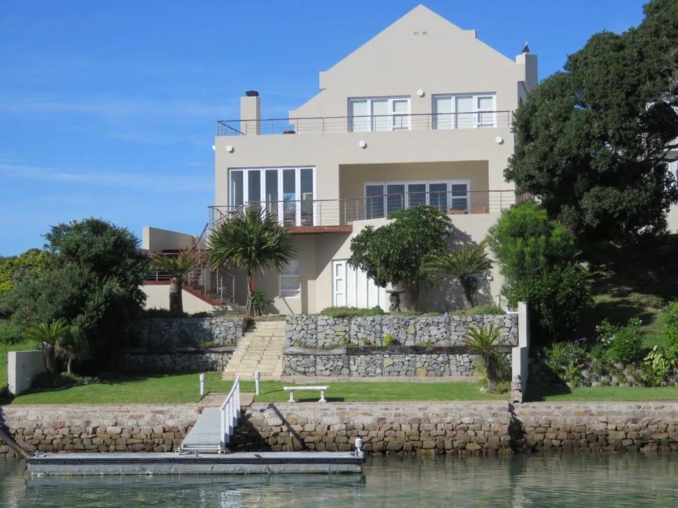 7 Bedroom House for sale in Royal Alfred Marina