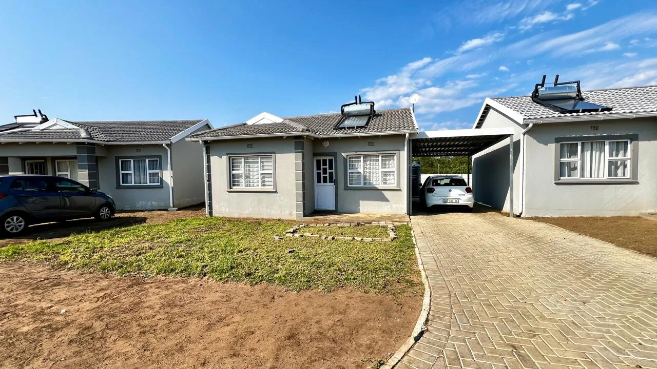 2 Bedroom House for sale in Gonubie