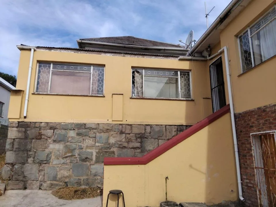 10 Bedroom House for sale in Fort Hill