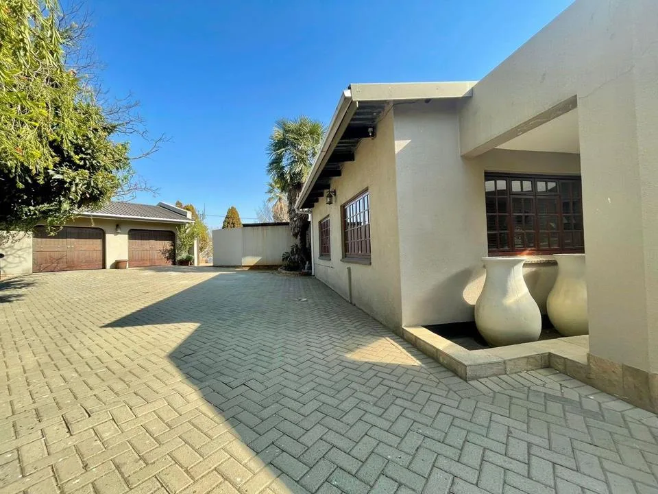 4 Bedroom House for sale in Trichardt