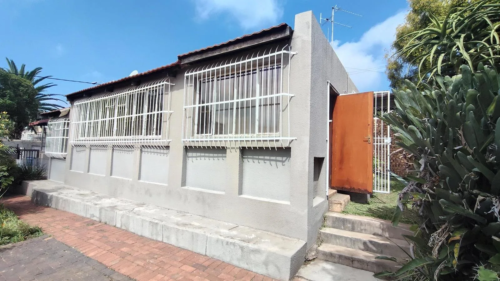 Property for sale in Kensington
