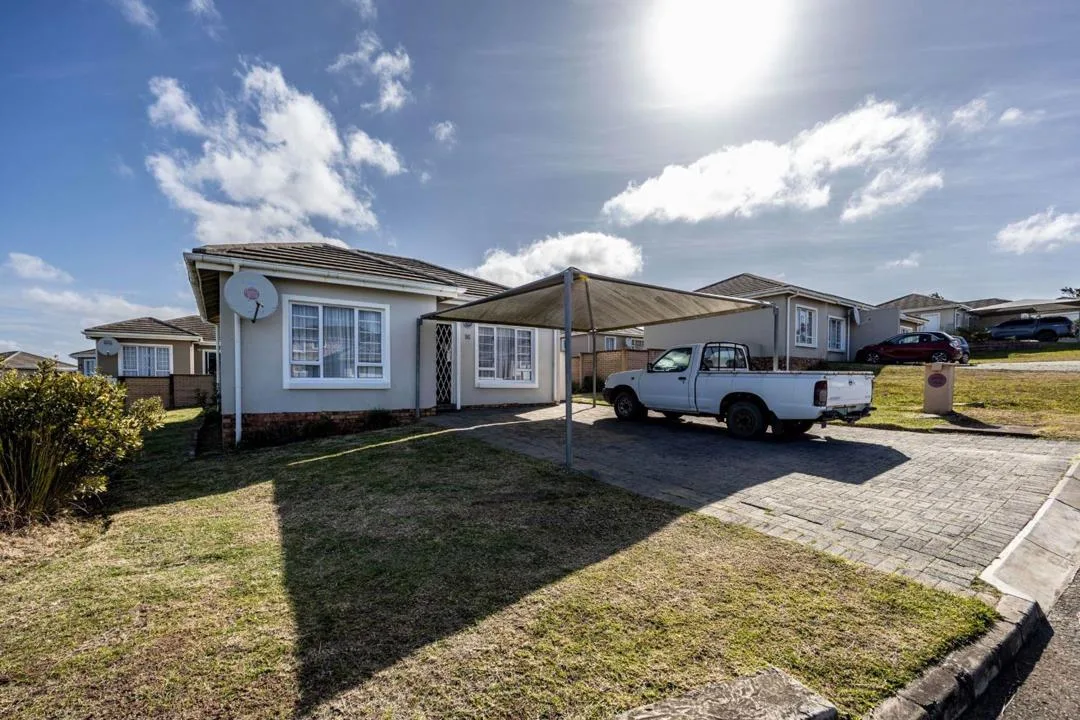 2 Bedroom Townhouse for sale in Gonubie