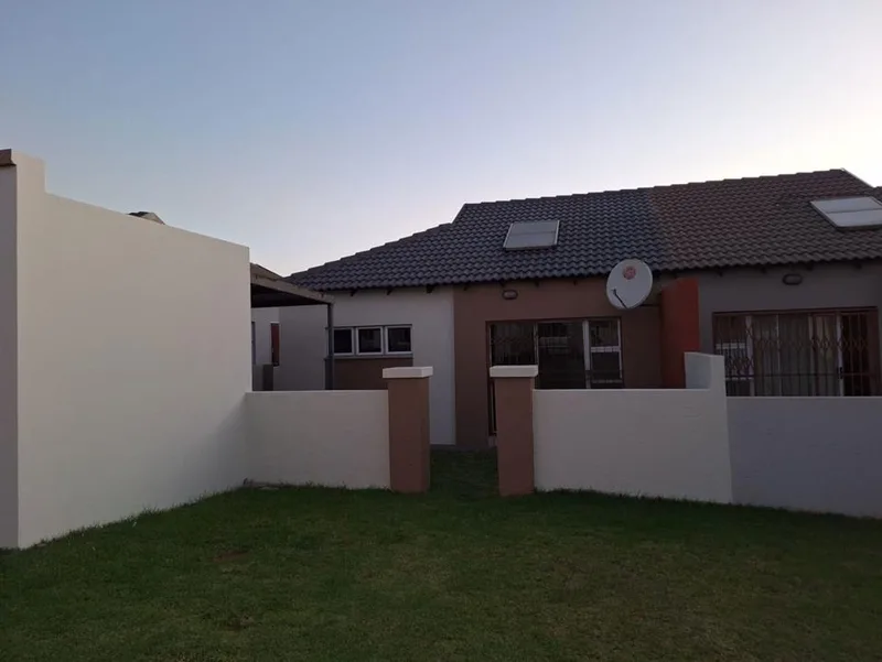 3 Bedroom Townhouse for sale in Tasbet Park