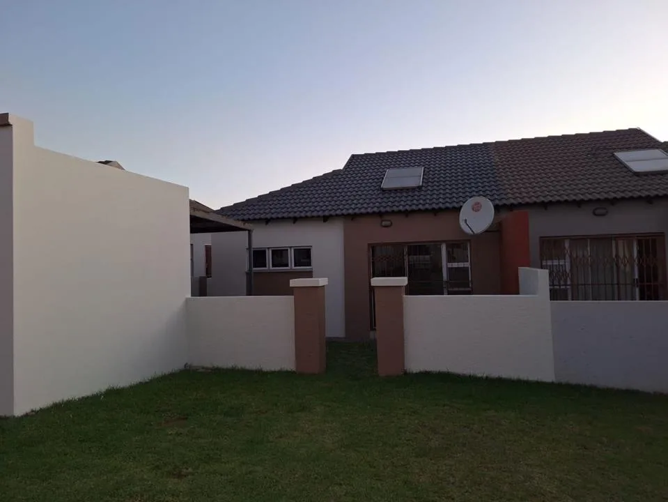 3 Bedroom Townhouse for sale in Tasbet Park
